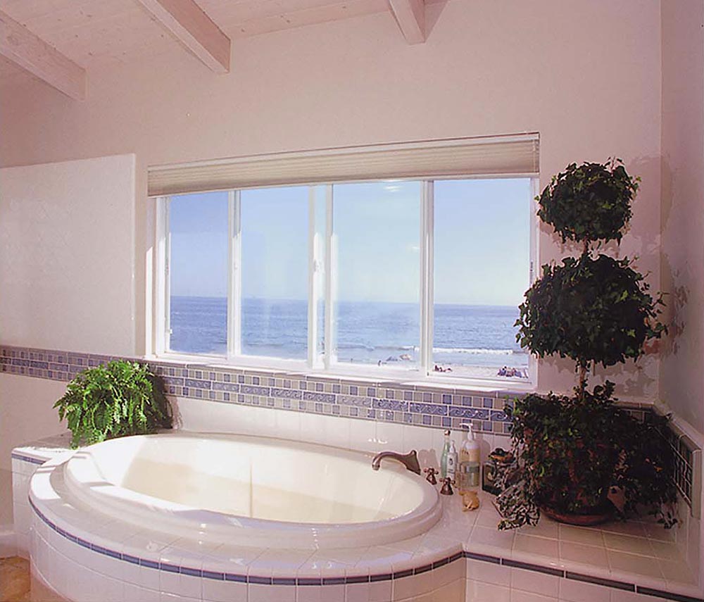 Ming Residence Bathtub Ocean View